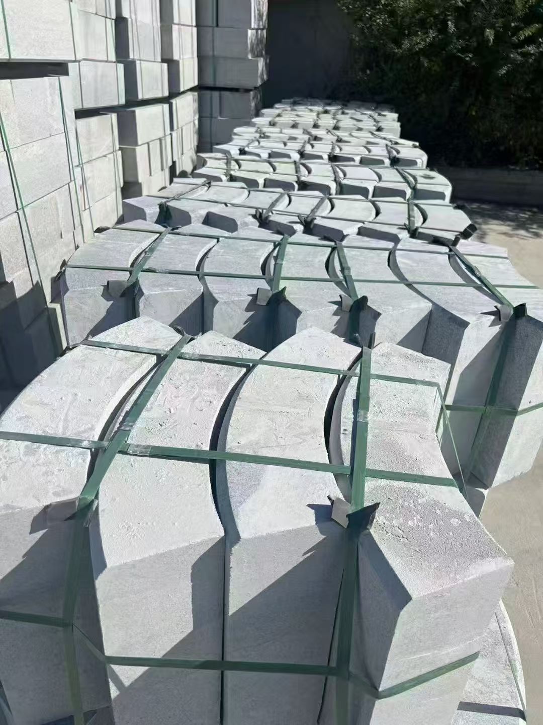 舟山 芝麻灰弧形路沿石