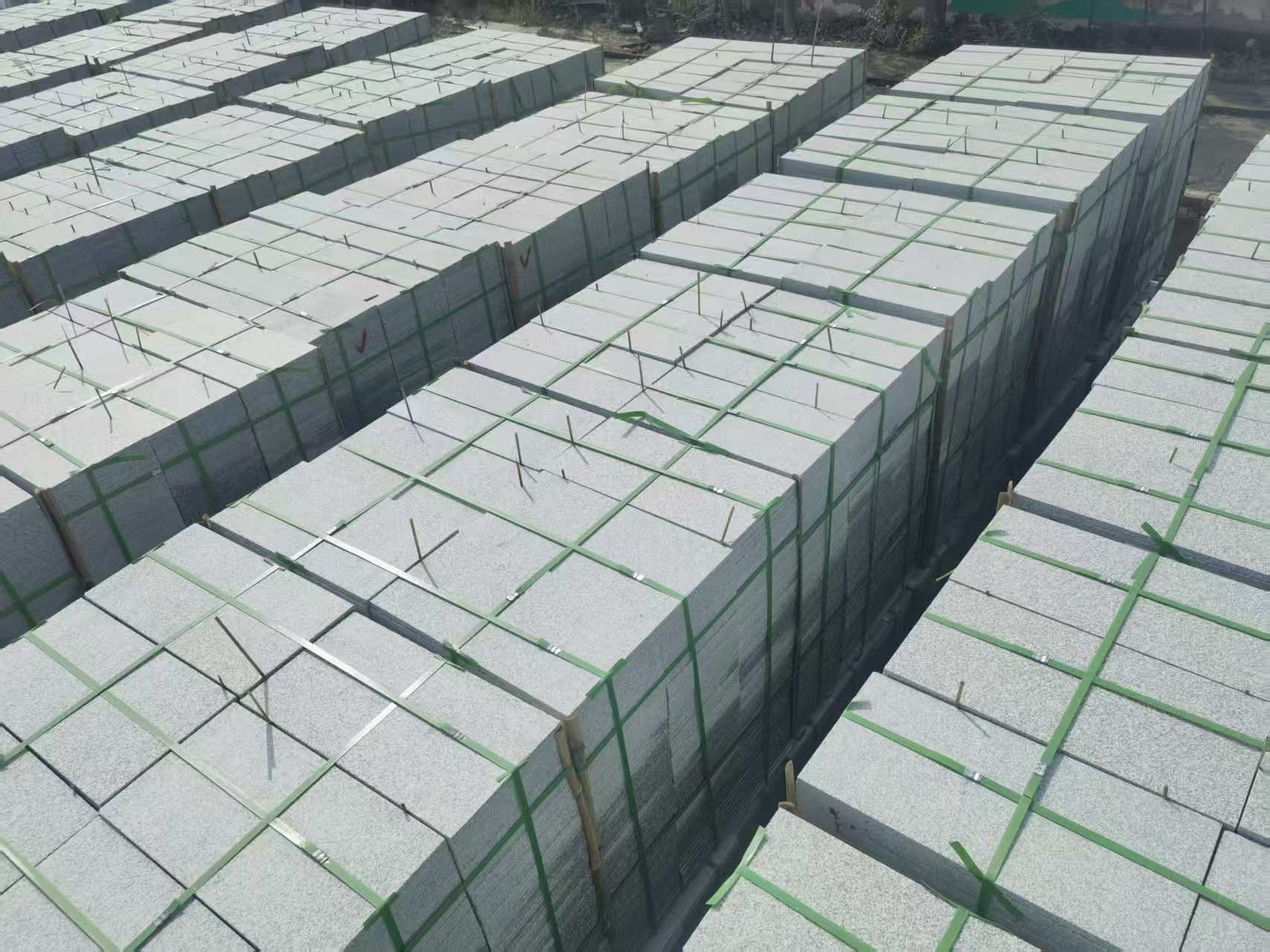 舟山 芝麻白1.8公分火烧300*600地铺，清仓大甩卖