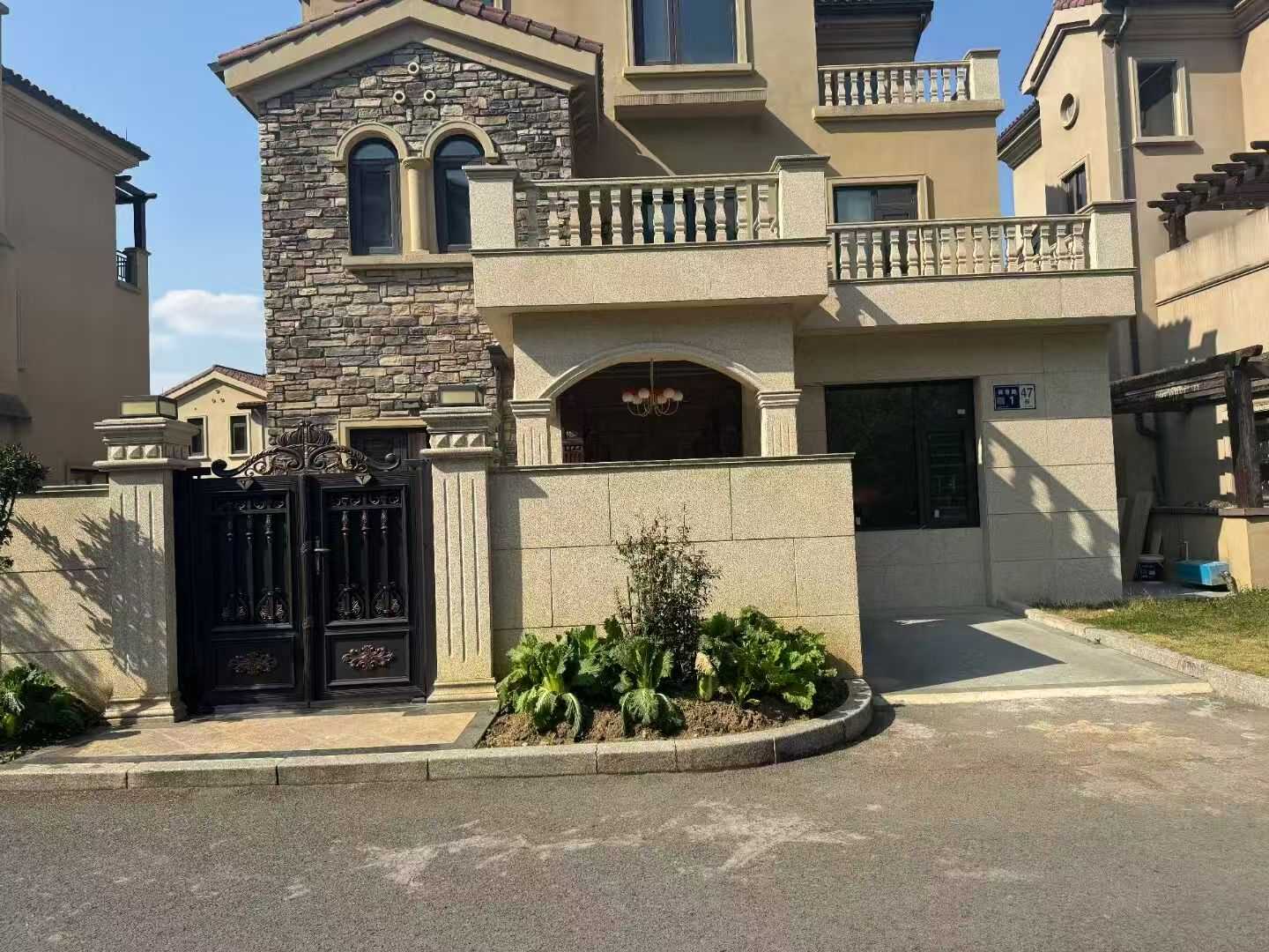 舟山黄金麻别墅干挂效果展示