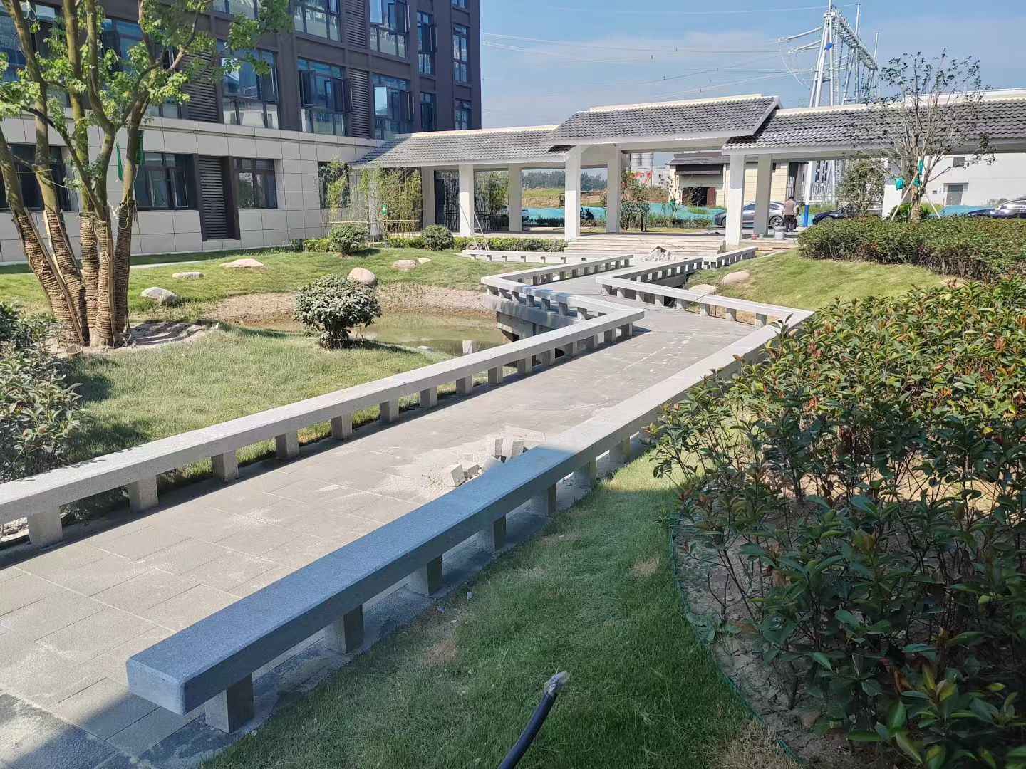 舟山 芝麻灰小区坐凳&栏杆安装效果